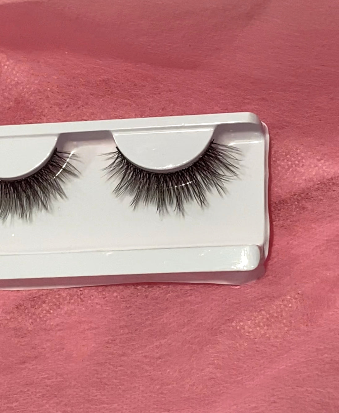 ‘Juliana’ natural strip lashes
