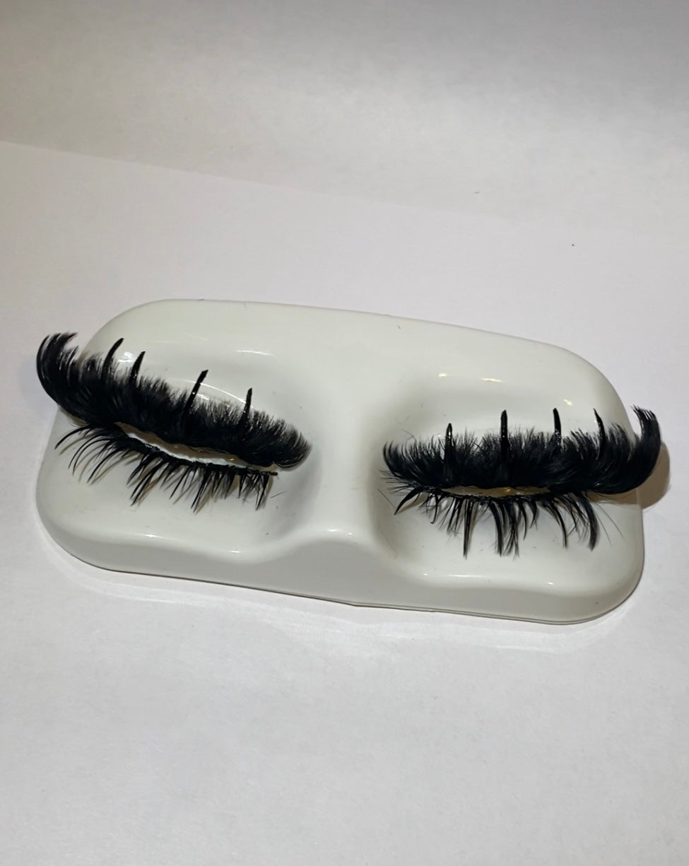 Dramatic Cat Eyed Spiked Set