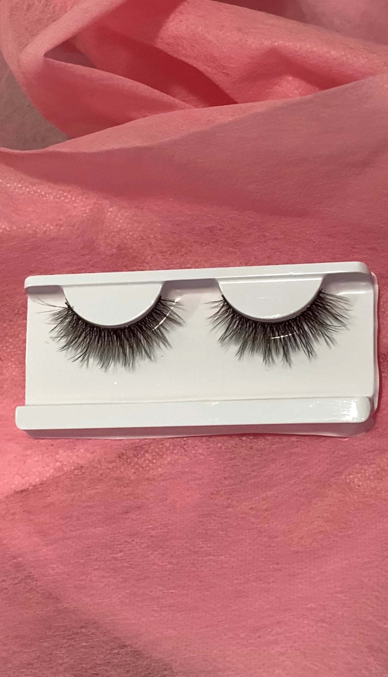 ‘Juliana’ natural strip lashes