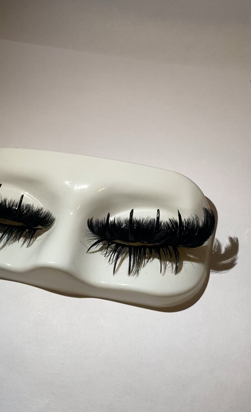 Dramatic Cat Eyed Spiked Set